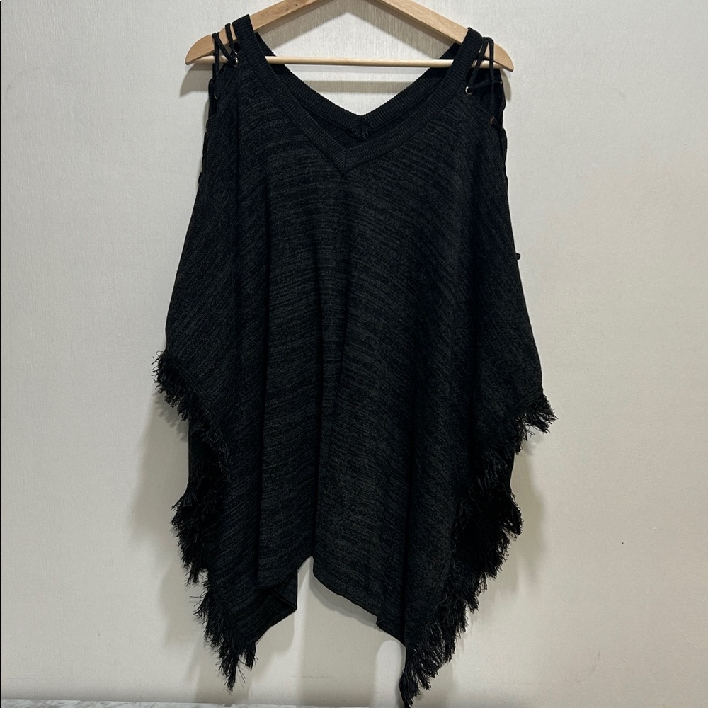 Fab'rik Gray  Poncho Sweater Sz One Sized